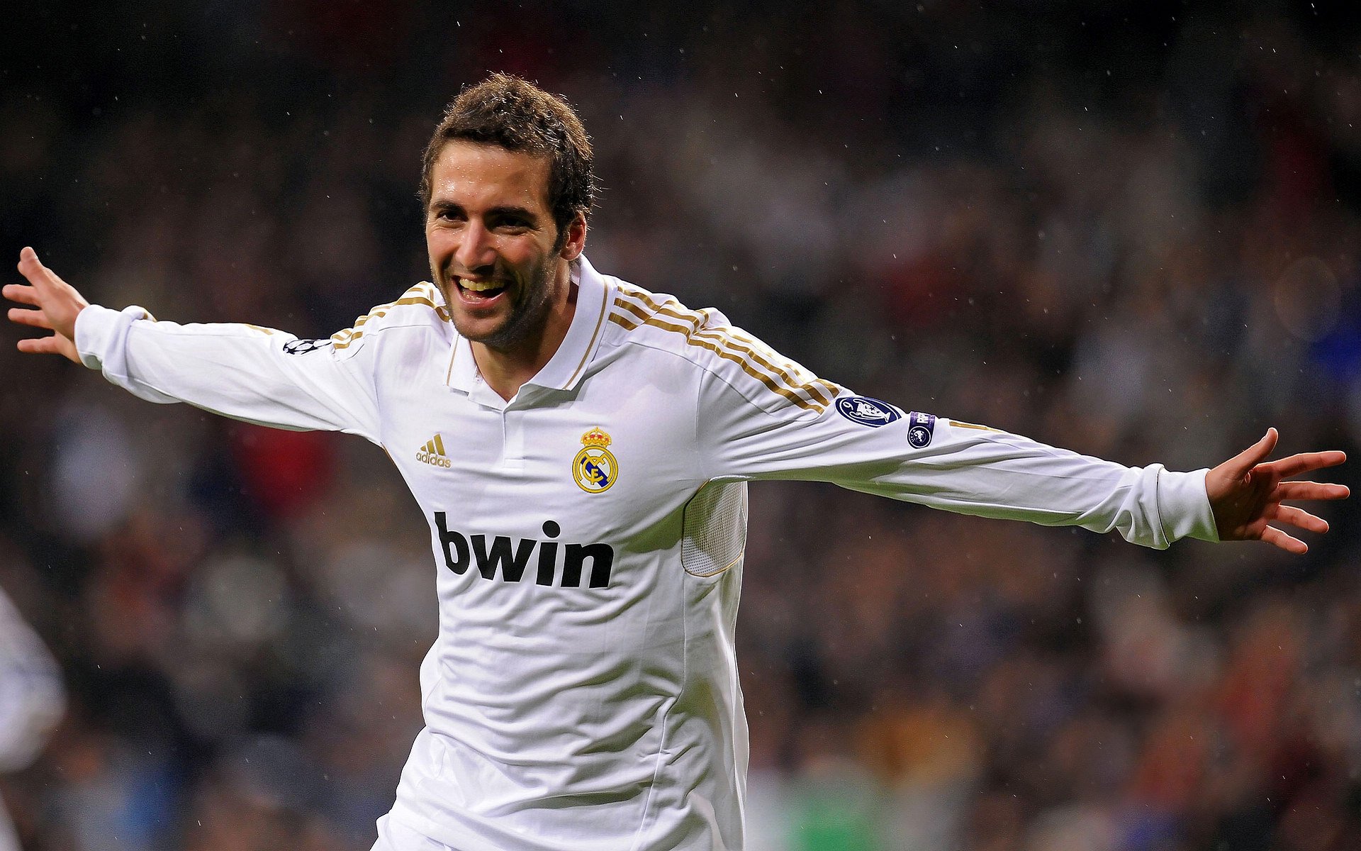 “海岸线飙车：沿海赛段的贵族速度”，海岸线解说