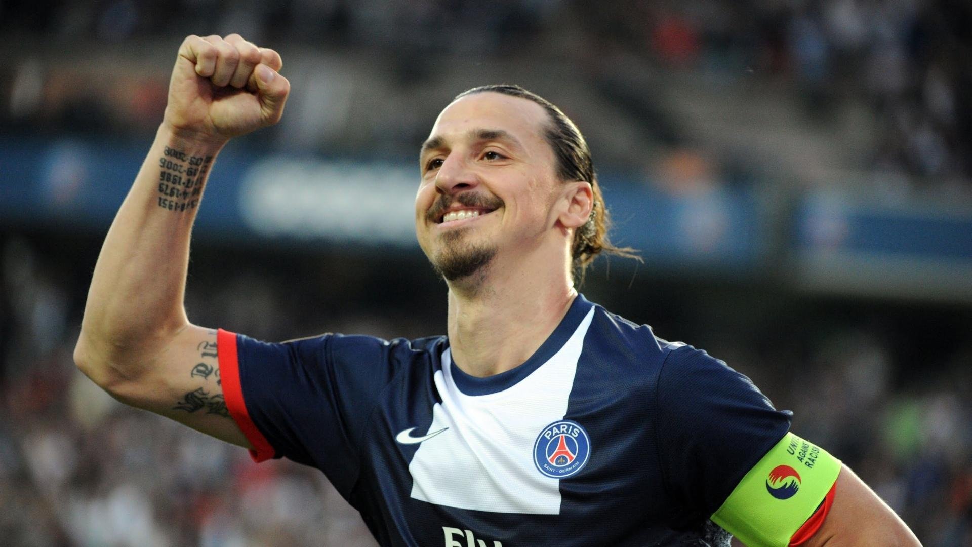 《FIFA》电竞世界杯与《实况足球》世界赛的足球电竞对比，实况足球和fifa足球世界有什么区别