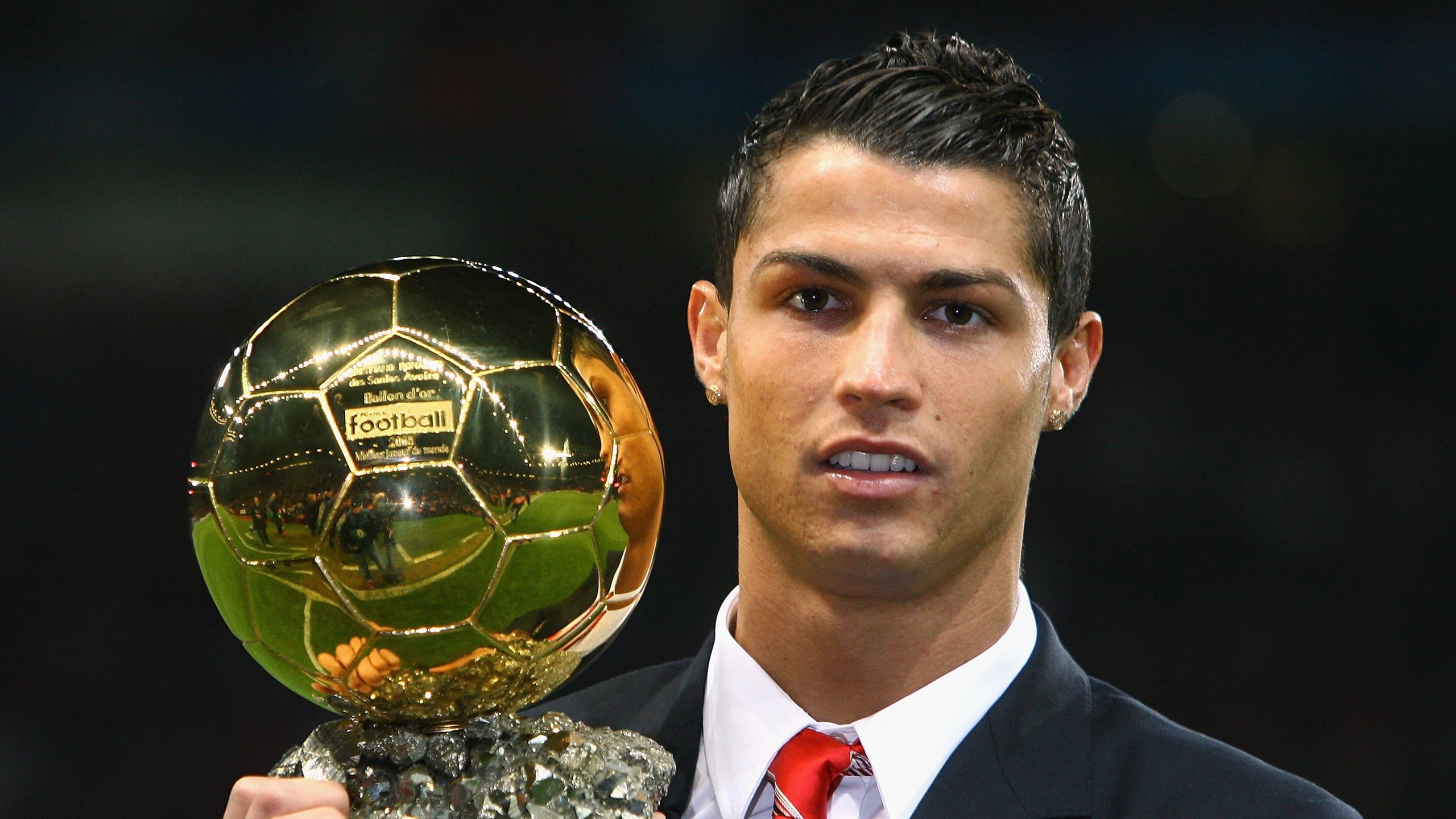 德甲比赛精彩纷呈，关键扑救扭转战局，德甲赛制介绍